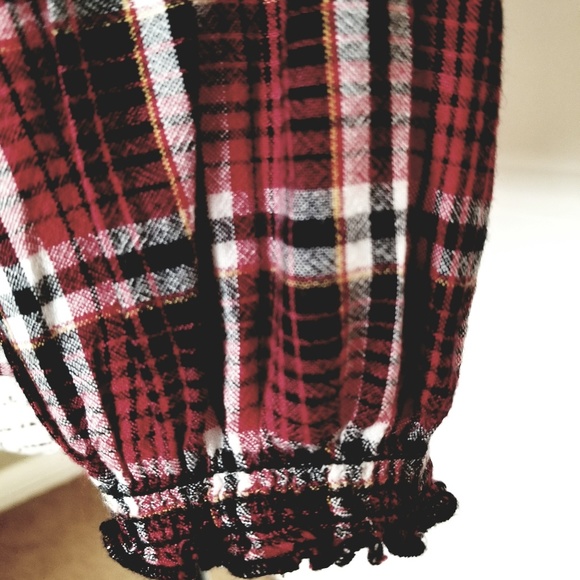 2 for $25 Jessica Simpson Red & Black Blouse - Picture 5 of 6